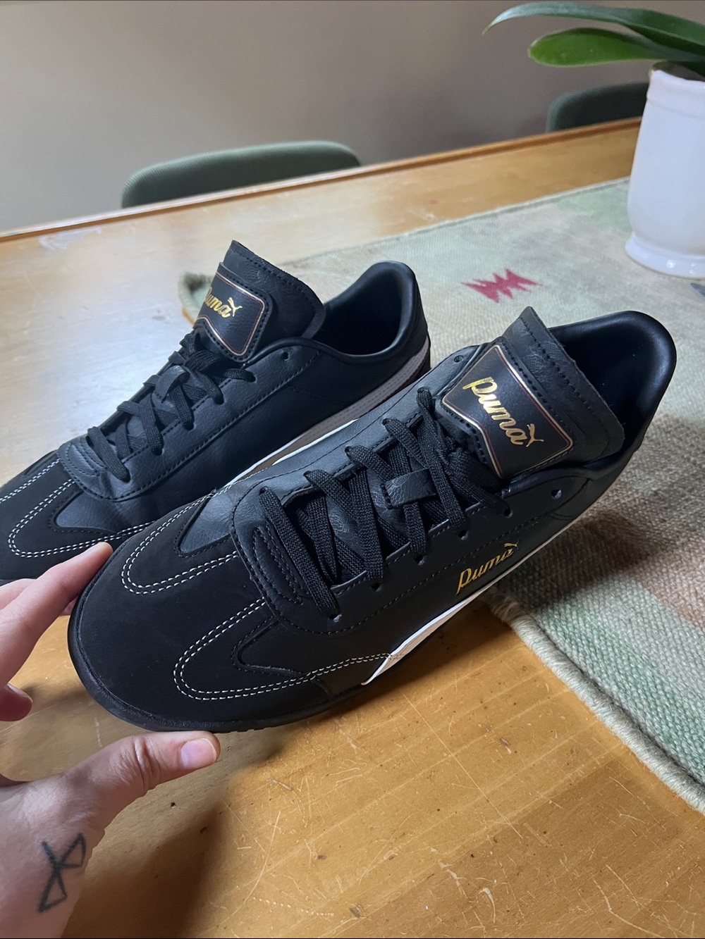 PUMA Women’s 11 Classic Black and Gold 🖤